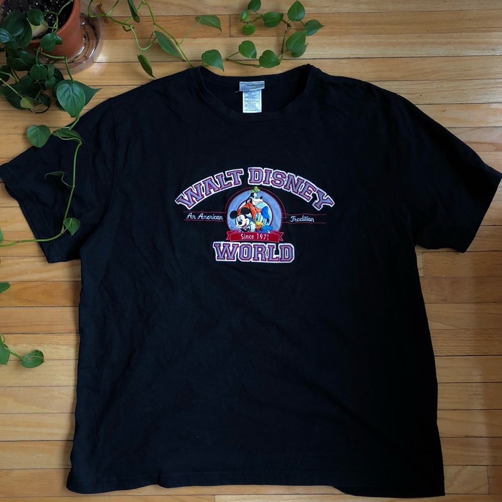 VINTAGE Walt Disney World Tee Shirt